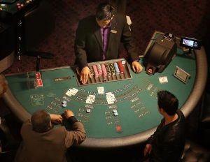 How does a casino deal with card counters